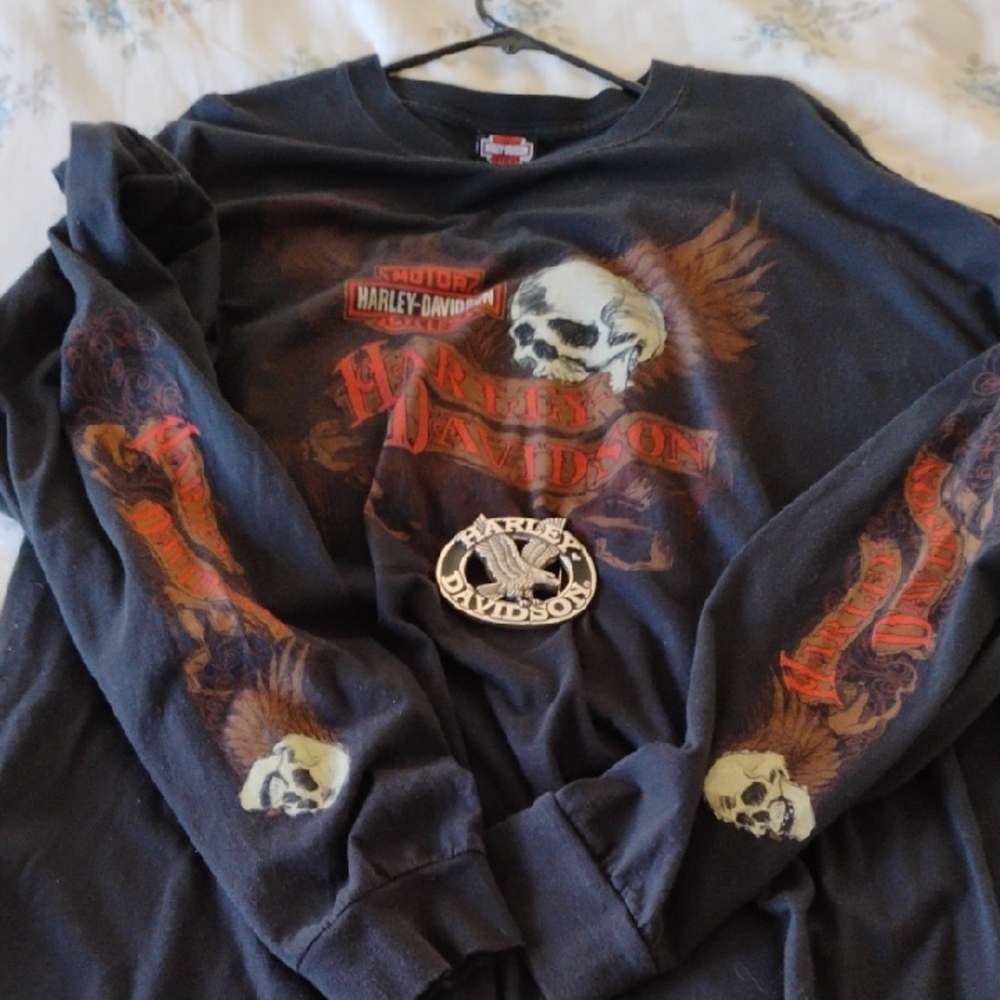 Harley Davidson Buckle and T-shirt 100% cotton, Graphic Design on both sleeves